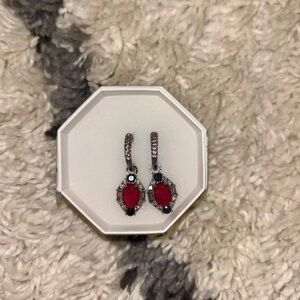 Bomb party Jan Garnet Earrings